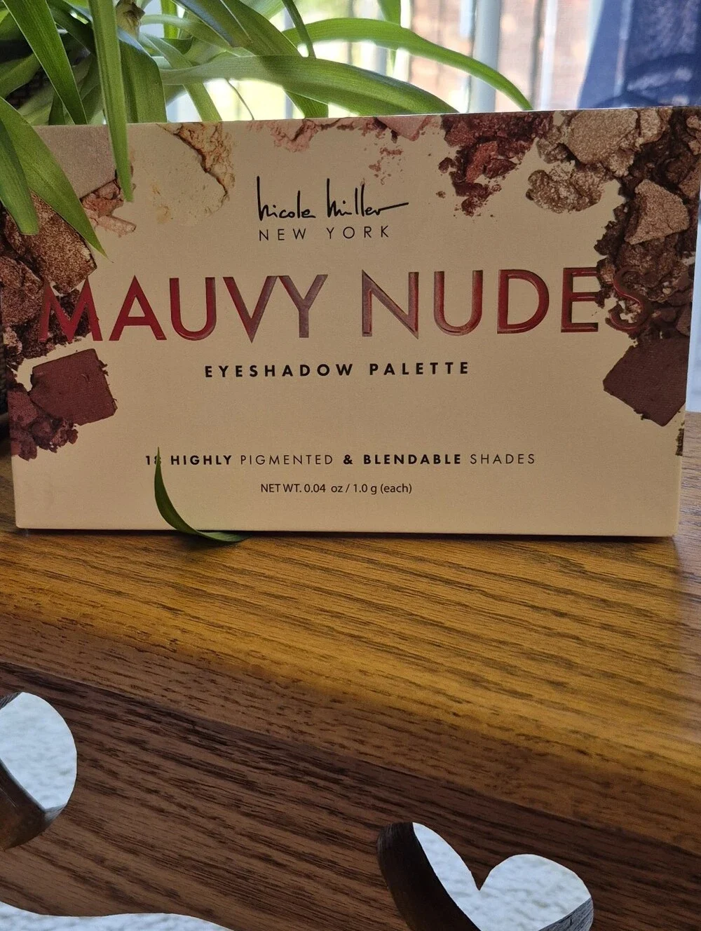 Nicole Miller Mauvy Nudes Eyeshadow Palette - Mauve & Nude Tones. NEW WITH TAGS